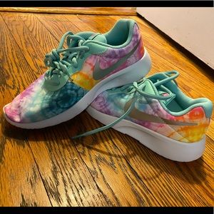 NWOT never worn Nike tie dye sneakers - size 6Y (same as 7.5 womens)